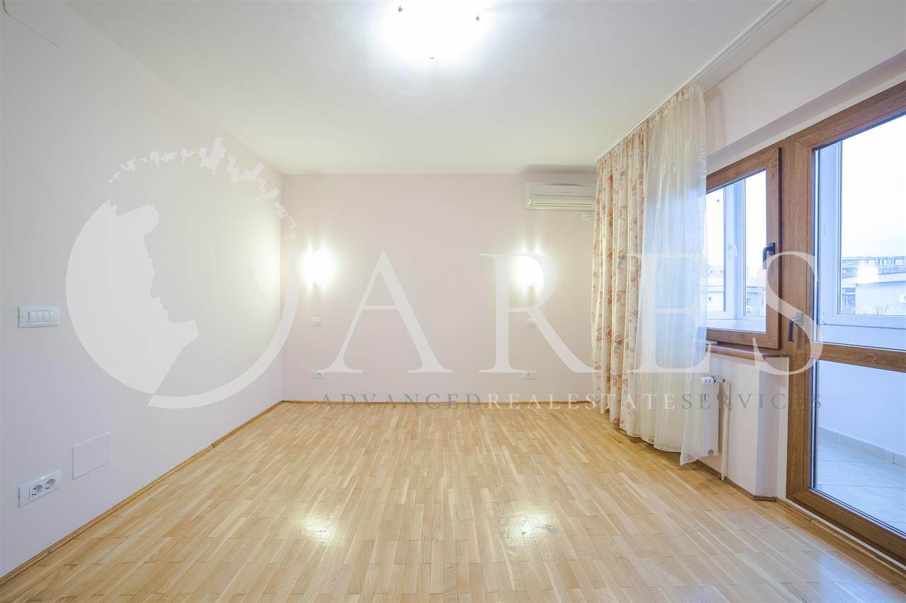 Vanzare Apartament 4 Camere Mall Vitan Mobilat