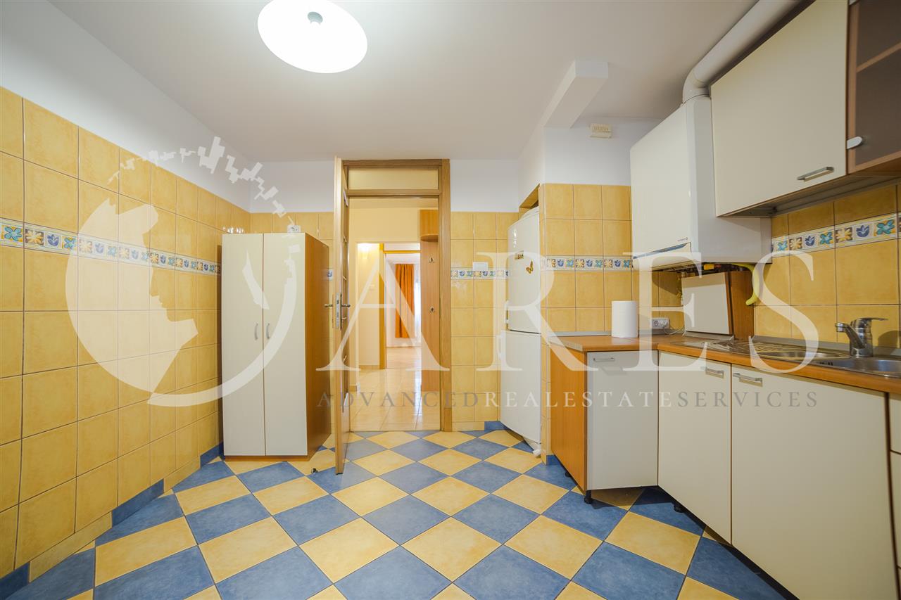 Vanzare Apartament 4 Camere Mall Vitan Mobilat