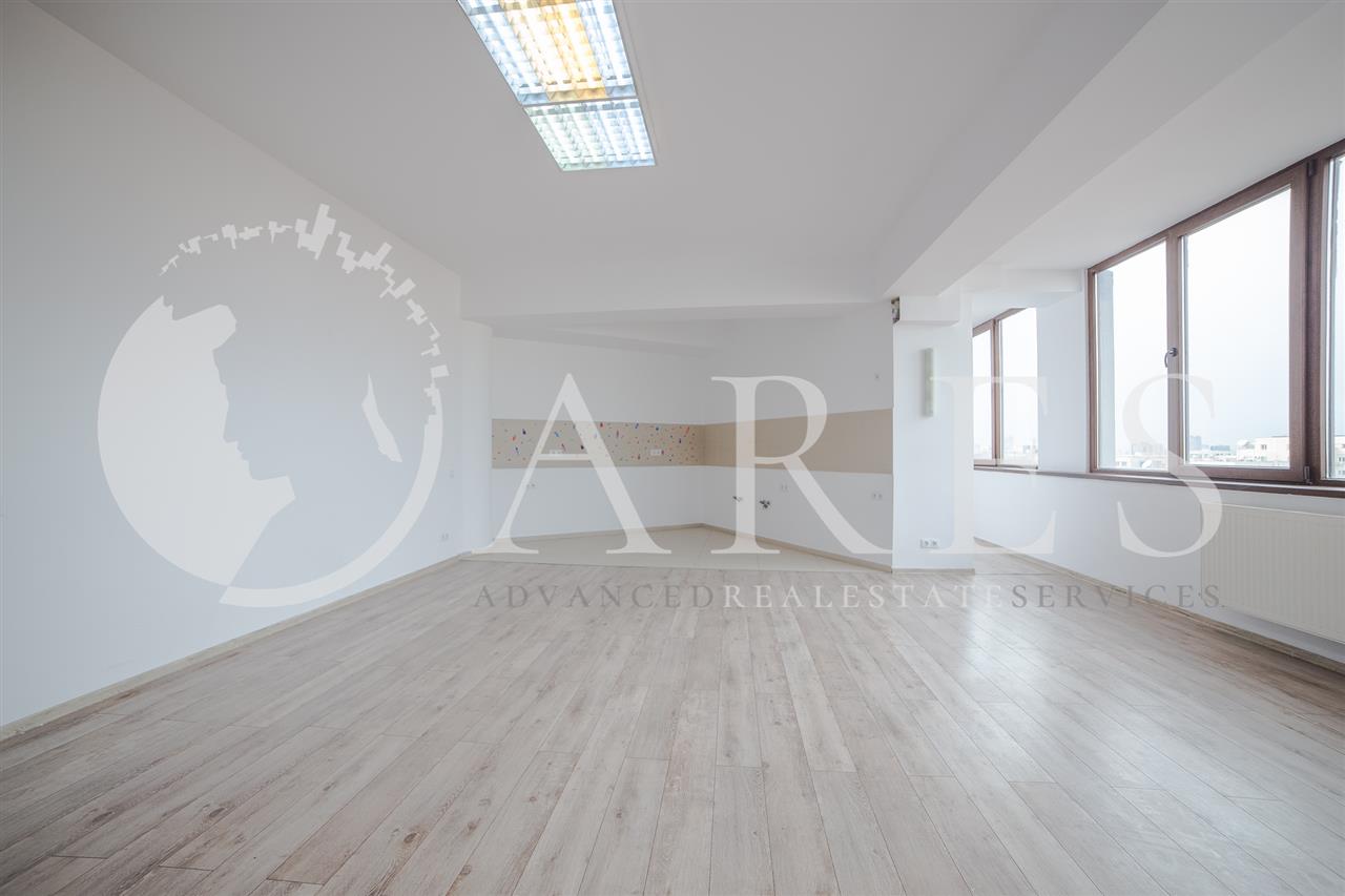 Vanzare Apartament 3 Camere Mall Vitan