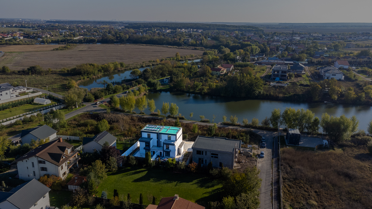 CORBEANCA  VILA PASIVA,4 CAMERE,216 MP,TEREN 387 MP,VEDERE LAC,LA CHEIE!