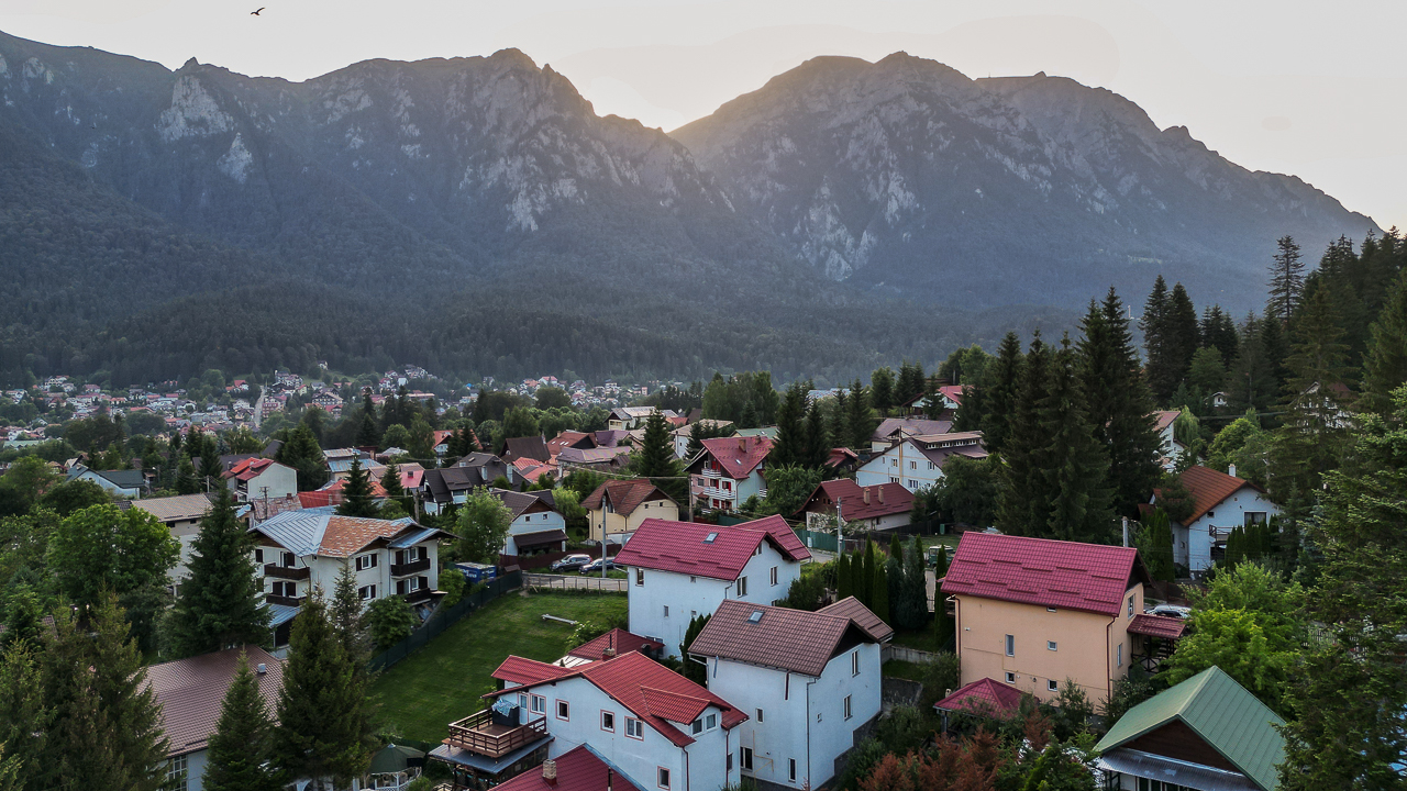 Vila in Busteni Poiana Tapului cu vedere panoramica catre Muntii Bucegi