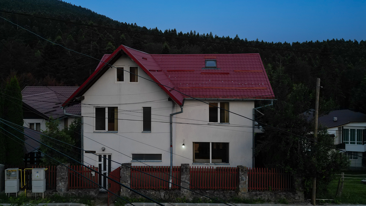 Vila in Busteni Poiana Tapului cu vedere panoramica catre Muntii Bucegi