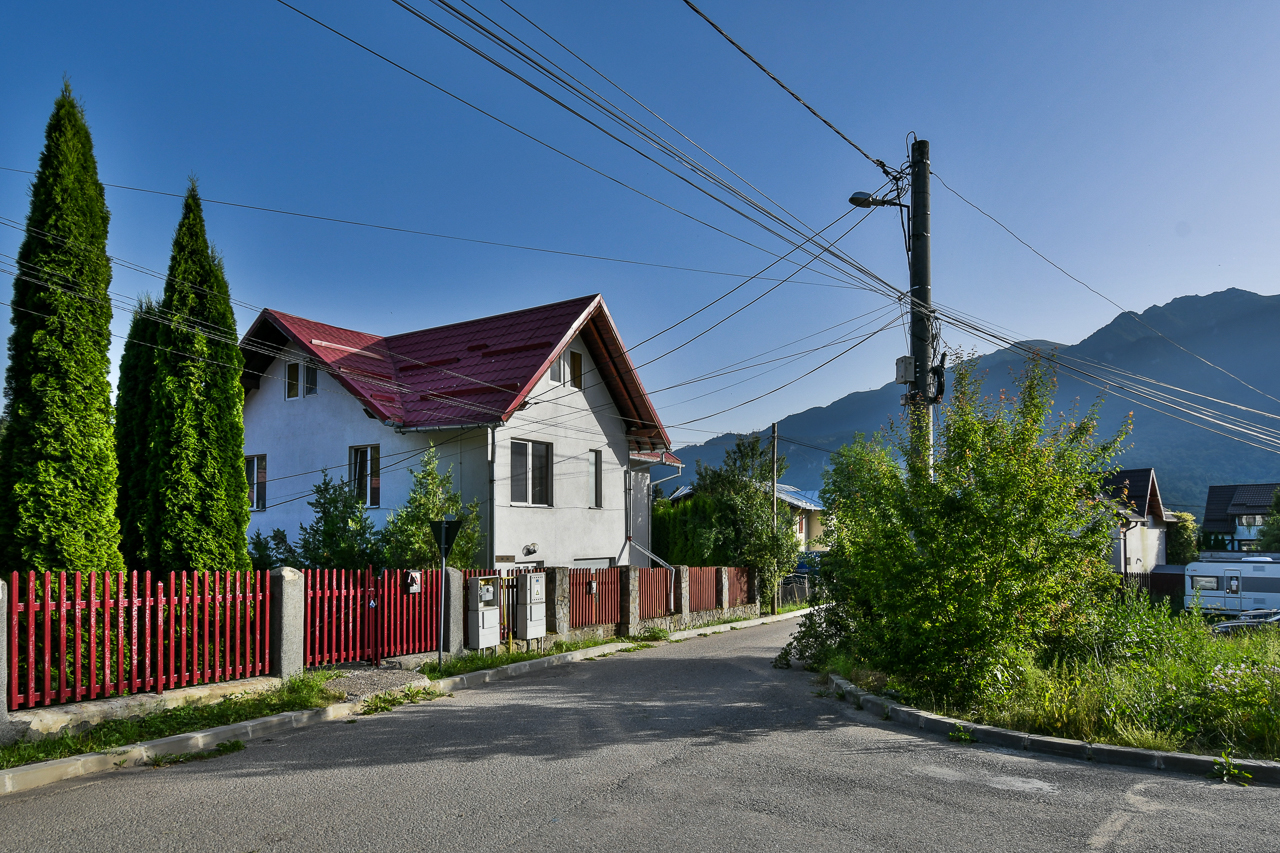 Vila in Busteni Poiana Tapului cu vedere panoramica catre Muntii Bucegi