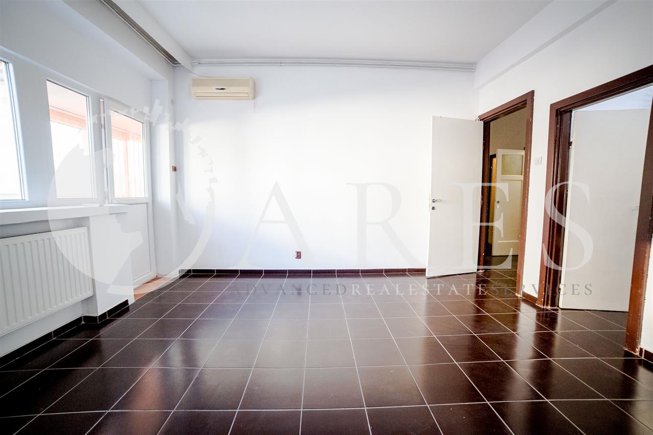 Inchiriere Apartament 4 Camere Romana