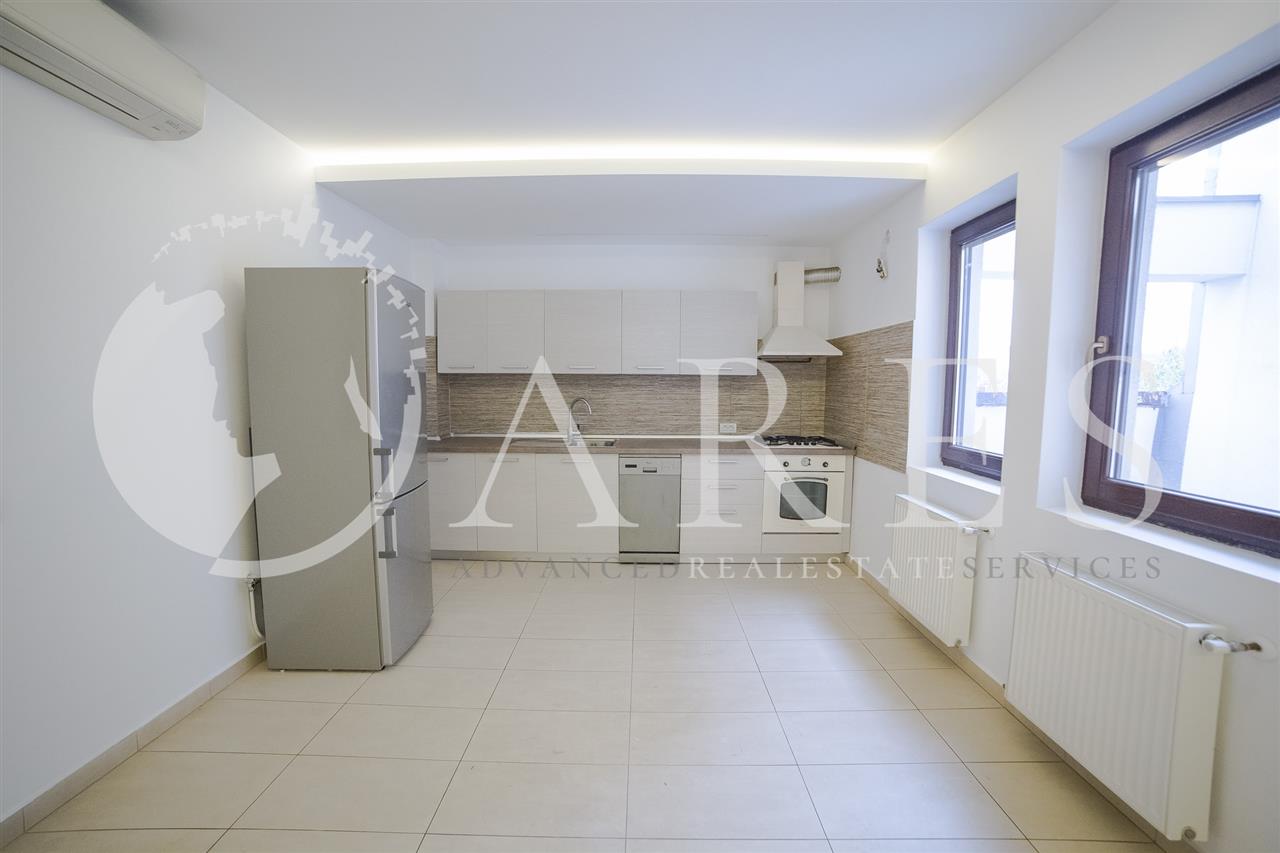 Inchiriere Apartament 4 Camere Romana Penthouse Nemobilat