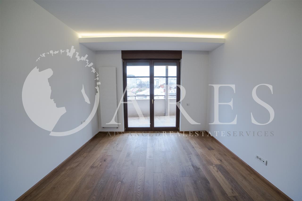 Inchiriere Apartament 4 Camere Romana Penthouse Nemobilat