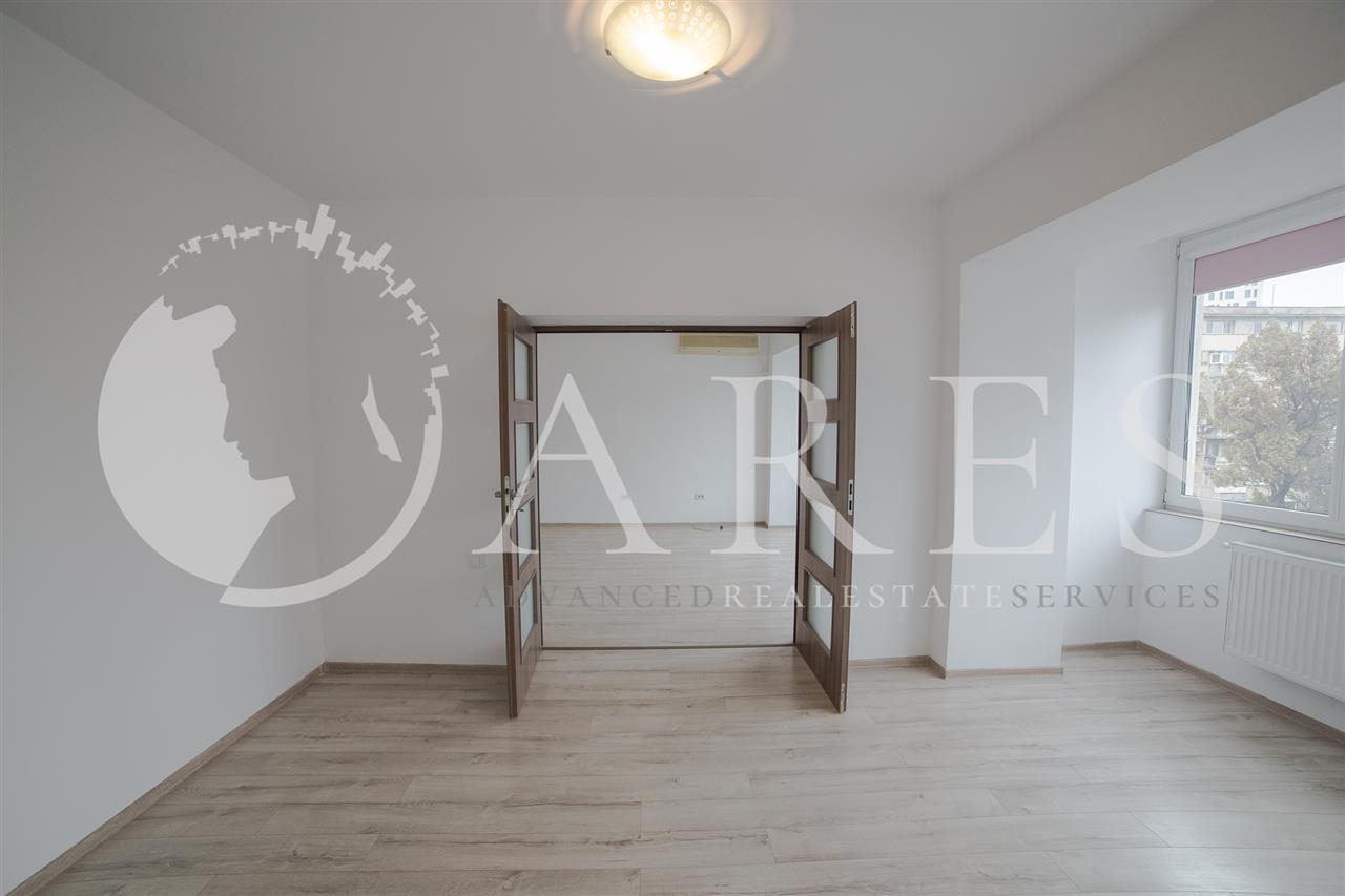 Inchiriere Apartament  3 Camere Calea Victoriei Nemobilat