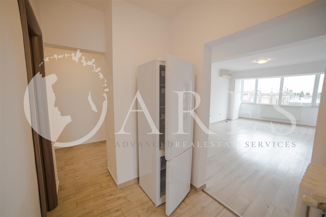 Inchiriere Apartament  3 Camere Calea Victoriei Nemobilat