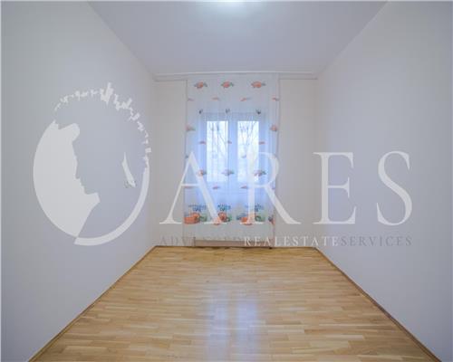 Vanzare Apartament 4 Camere Mall Vitan Mobilat