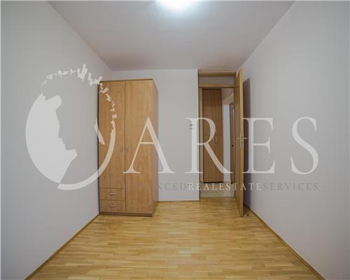 Vanzare Apartament 4 Camere Mall Vitan Mobilat