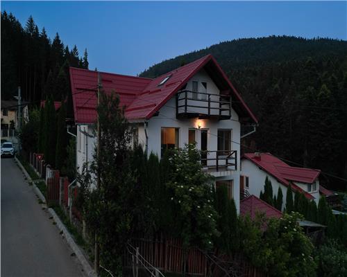 Vila in Busteni Poiana Tapului cu vedere panoramica catre Muntii Bucegi