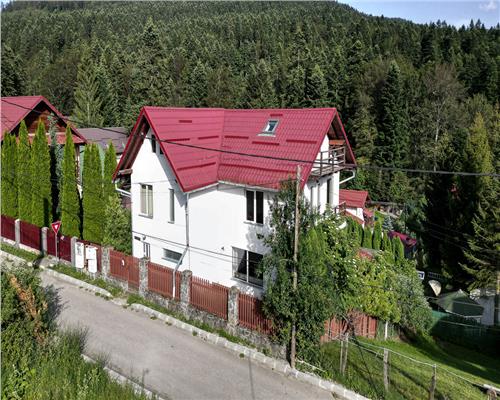 Vila in Busteni Poiana Tapului cu vedere panoramica catre Muntii Bucegi