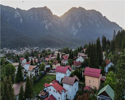 Vila in Busteni Poiana Tapului cu vedere panoramica catre Muntii Bucegi