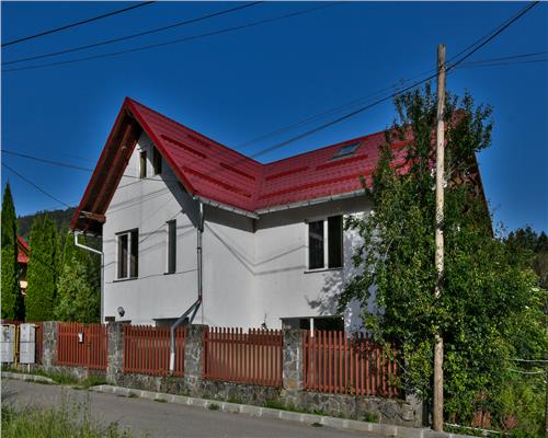 Vila in Busteni Poiana Tapului cu vedere panoramica catre Muntii Bucegi