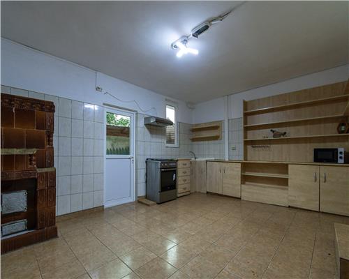 VALENII DE MUNTE,VILA ,13 CAMERE, 686 MP,TEREN 4060 MP,IDEAL INVESTITIE!
