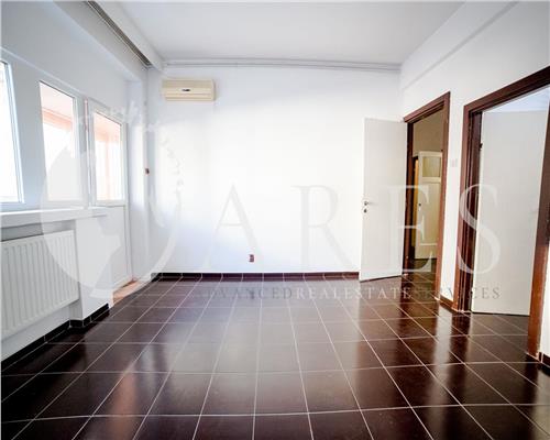 Inchiriere Apartament 4 Camere Romana